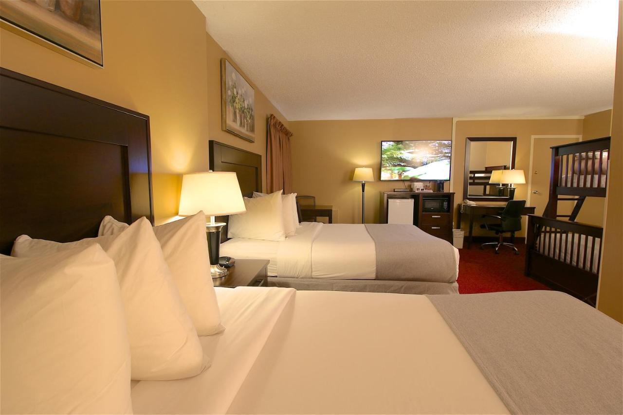 Clarion Pointe Hotel Medicine Hat Exterior photo