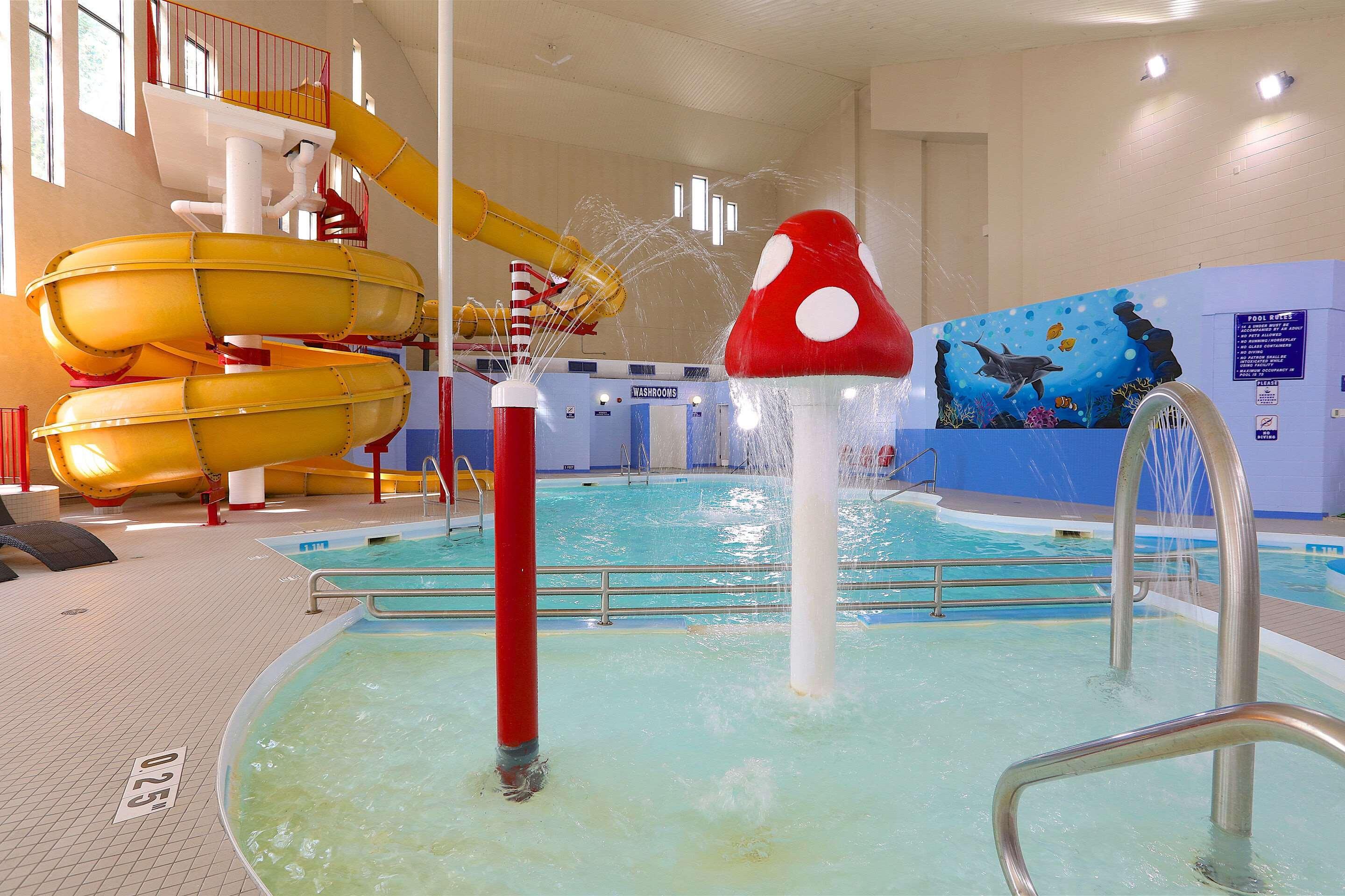 Clarion Pointe Hotel Medicine Hat Exterior photo