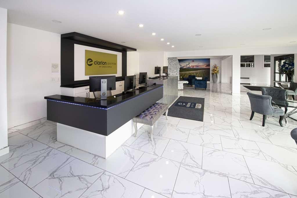 Clarion Pointe Hotel Medicine Hat Interior photo