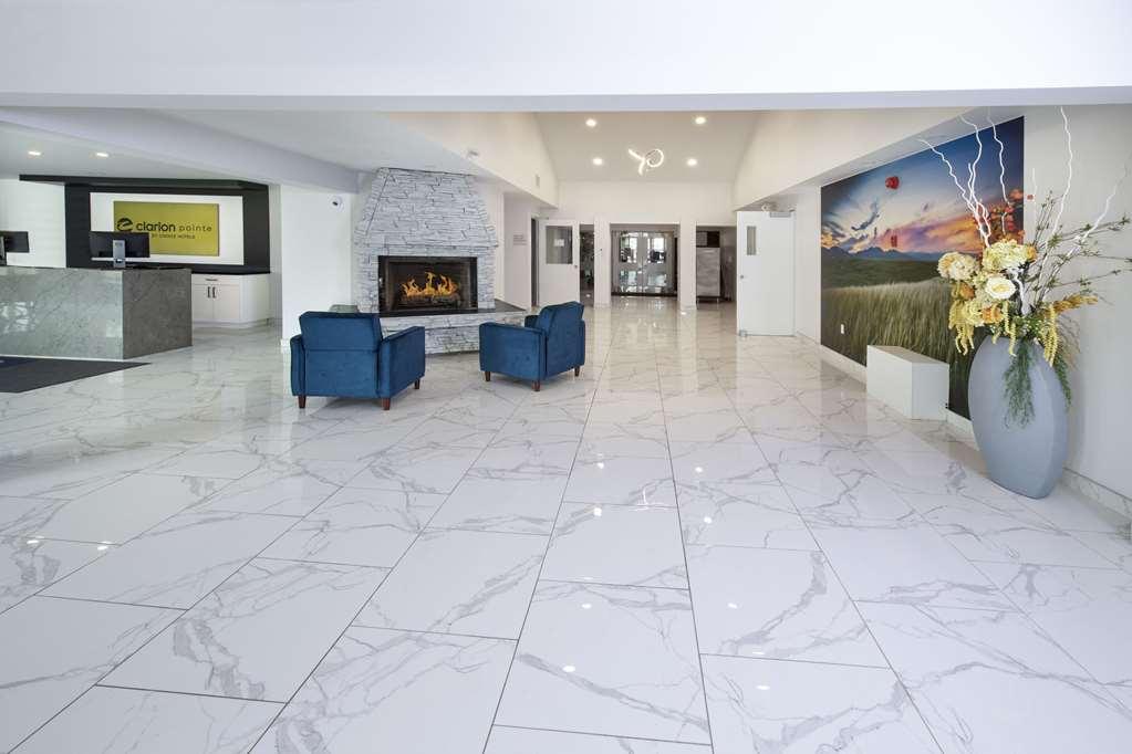 Clarion Pointe Hotel Medicine Hat Interior photo